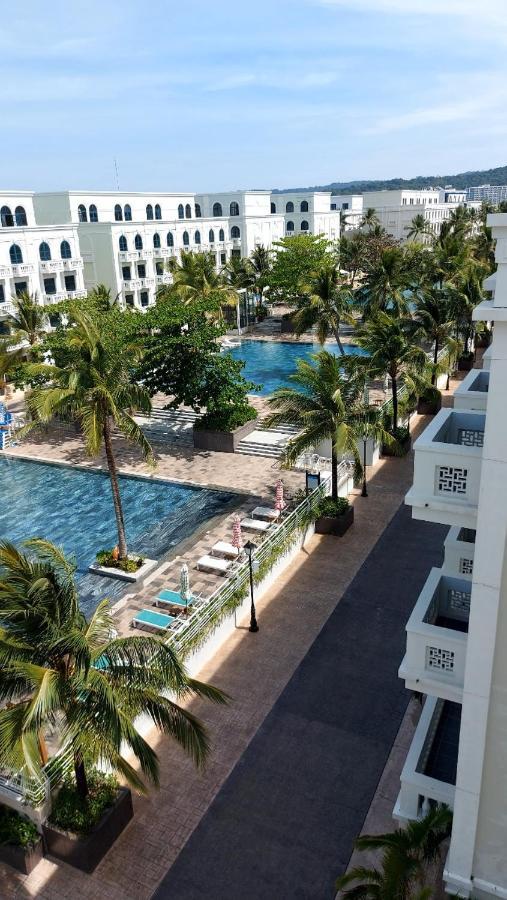 Marina Resort Waterfront Minh Phu Quoc Beach Swimming Pool מראה חיצוני תמונה