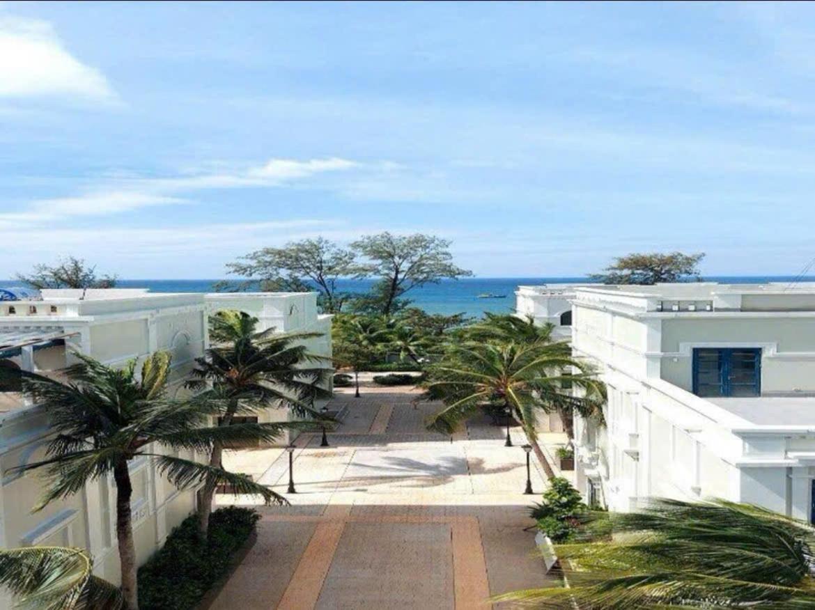 Marina Resort Waterfront Minh Phu Quoc Beach Swimming Pool מראה חיצוני תמונה