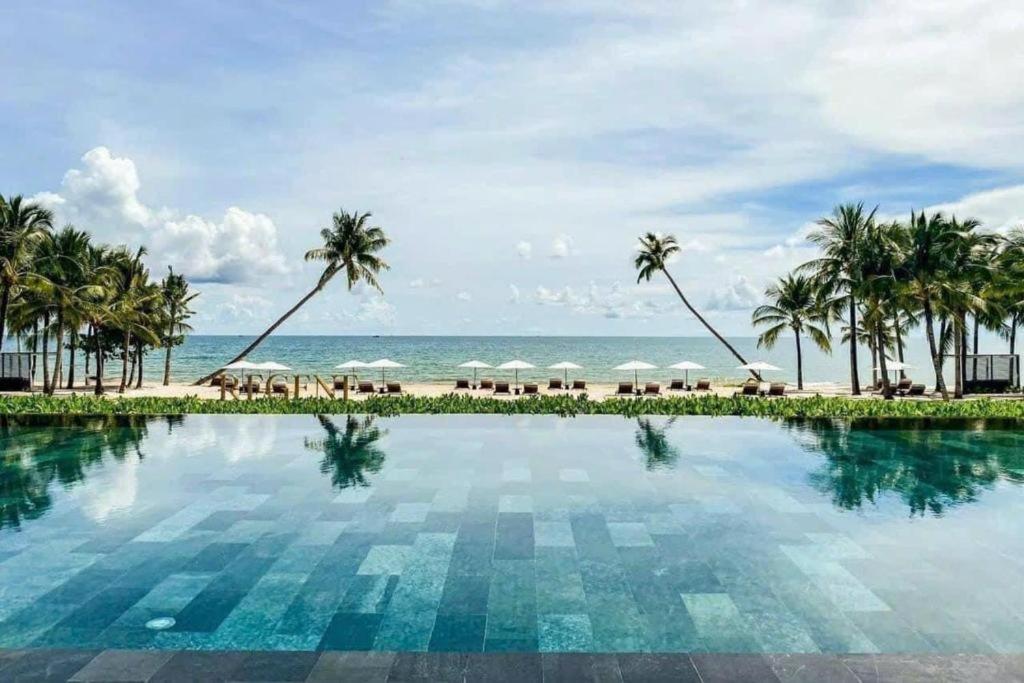 Marina Resort Waterfront Minh Phu Quoc Beach Swimming Pool מראה חיצוני תמונה